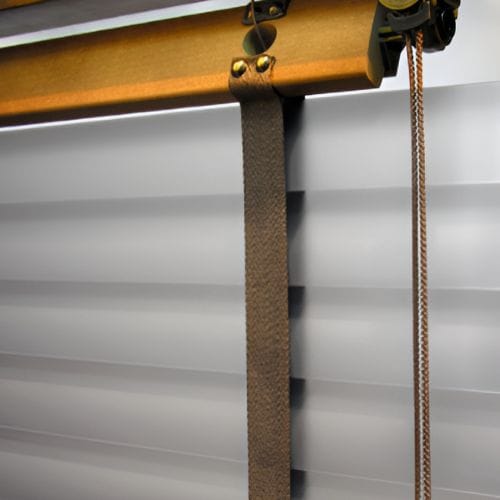 illustration of How to Restring Mini Blinds