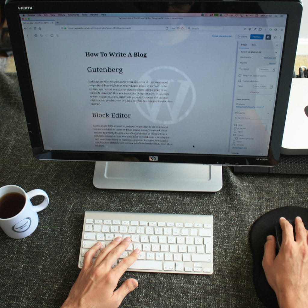 Working picture of a WordPress article on laptop